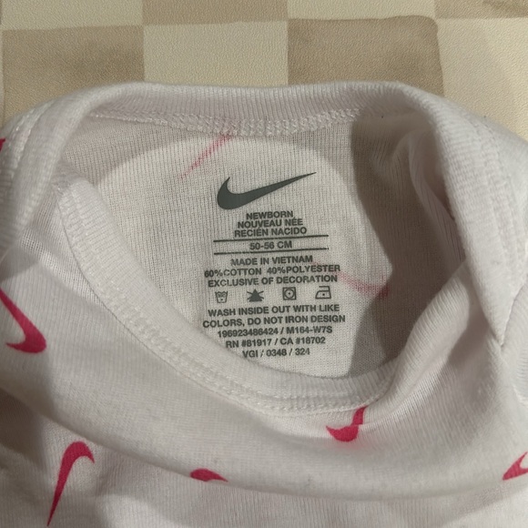 Nike Baby Girl Long Sleeve Bodysuit Onesie Bundle of 3 - Picture 9 of 10